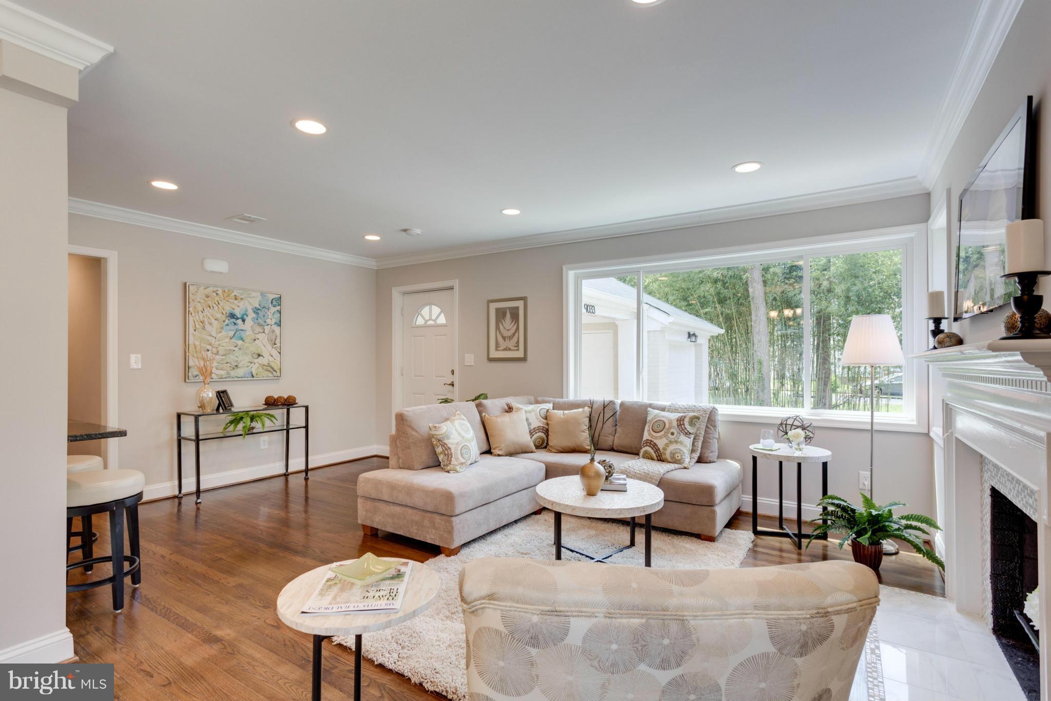 9033 Buckner Road Alexandria, VA 22309 - Photo 7 of 22 Living Room