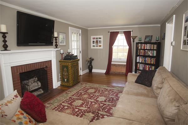 8 Delwood Road Chelmsford, MA 01824 - Photo 8 of 21 Gallery Image 8