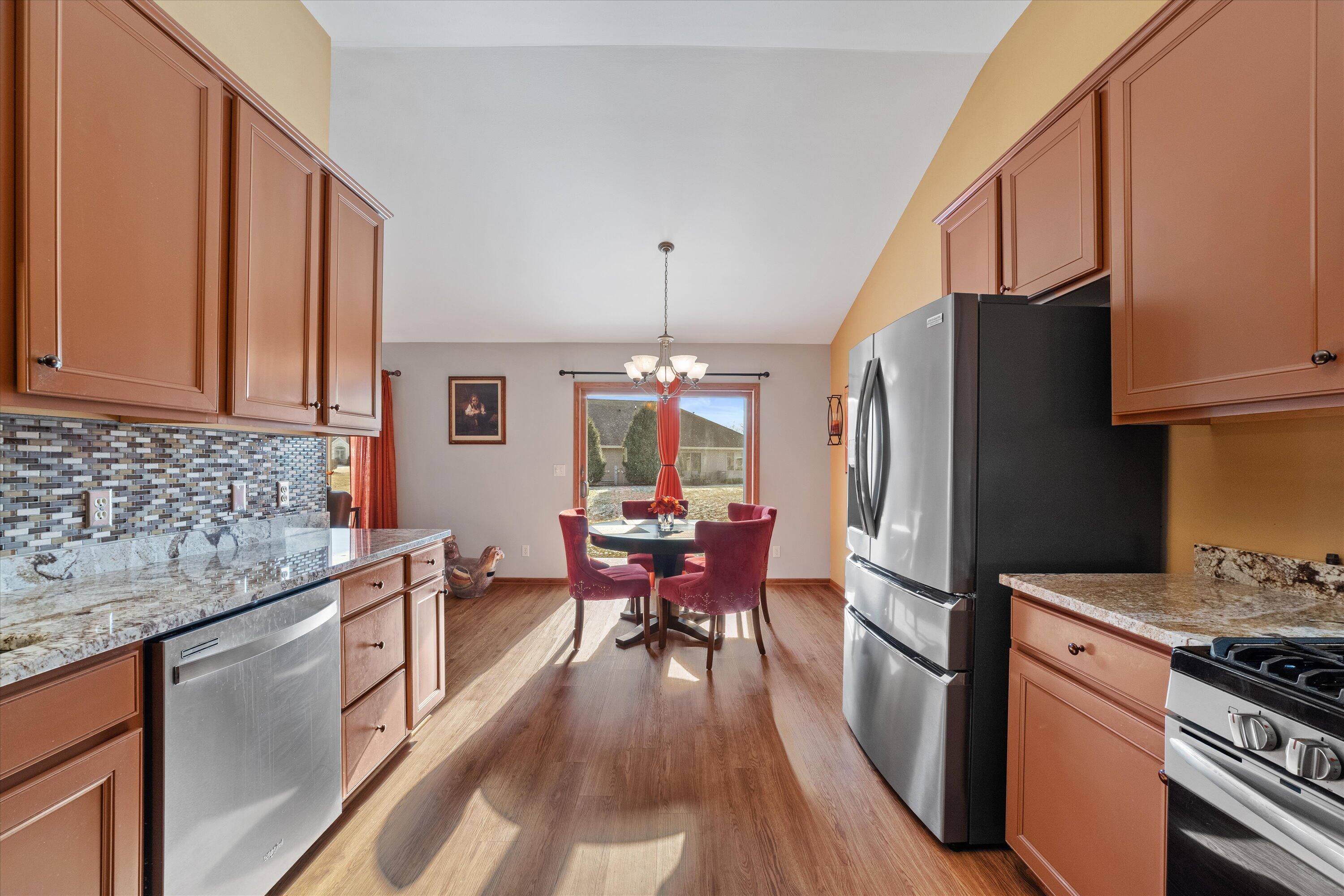 367 North Redding Circle Belgium, WI 53004 - Photo 17 of 48 View to Dining Area