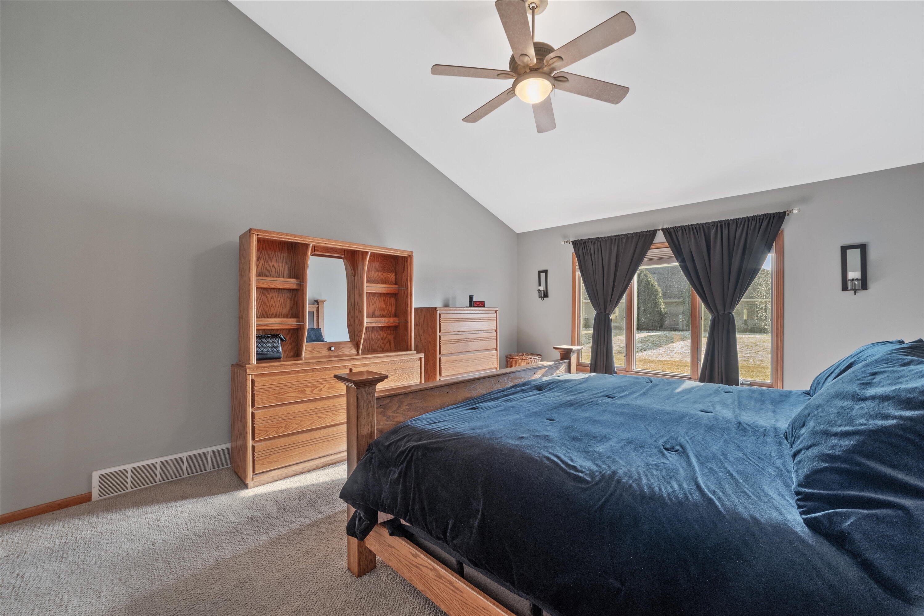 367 North Redding Circle Belgium, WI 53004 - Photo 20 of 48 Primary Bedroom