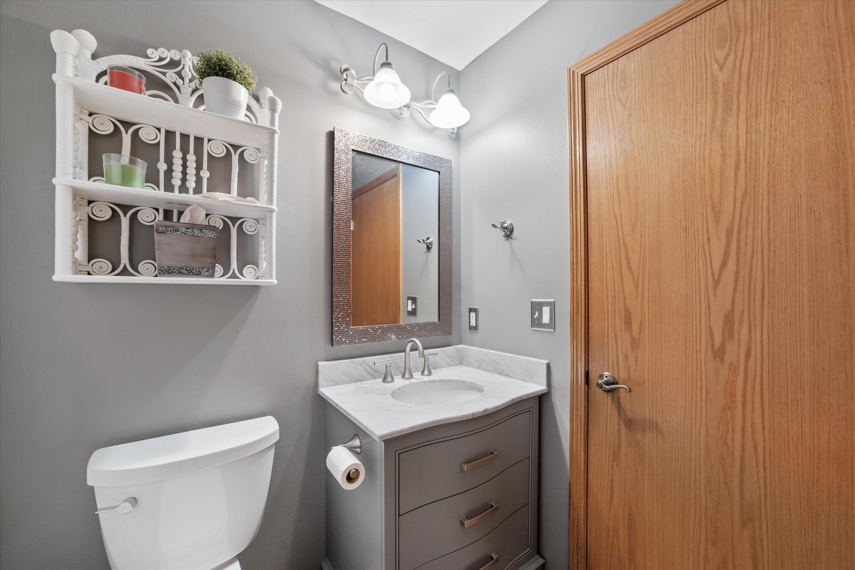 367 North Redding Circle Belgium, WI 53004 - Photo 29 of 48 Main Floor Full Bath