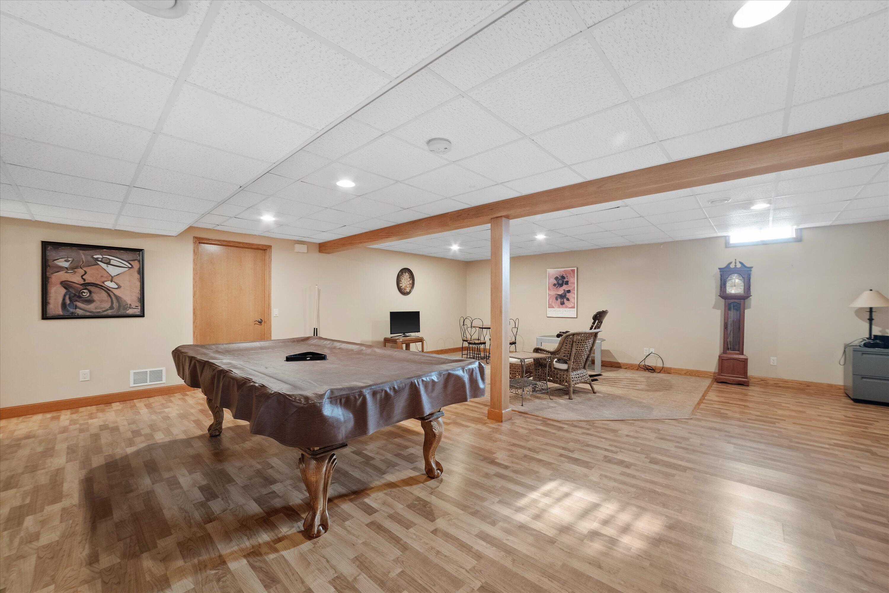 367 North Redding Circle Belgium, WI 53004 - Photo 31 of 48 Large Finished Area