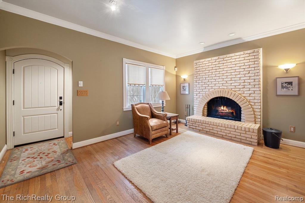 22496 Springbrook Avenue Farmington Hills, MI 48336 - Photo 7 of 33