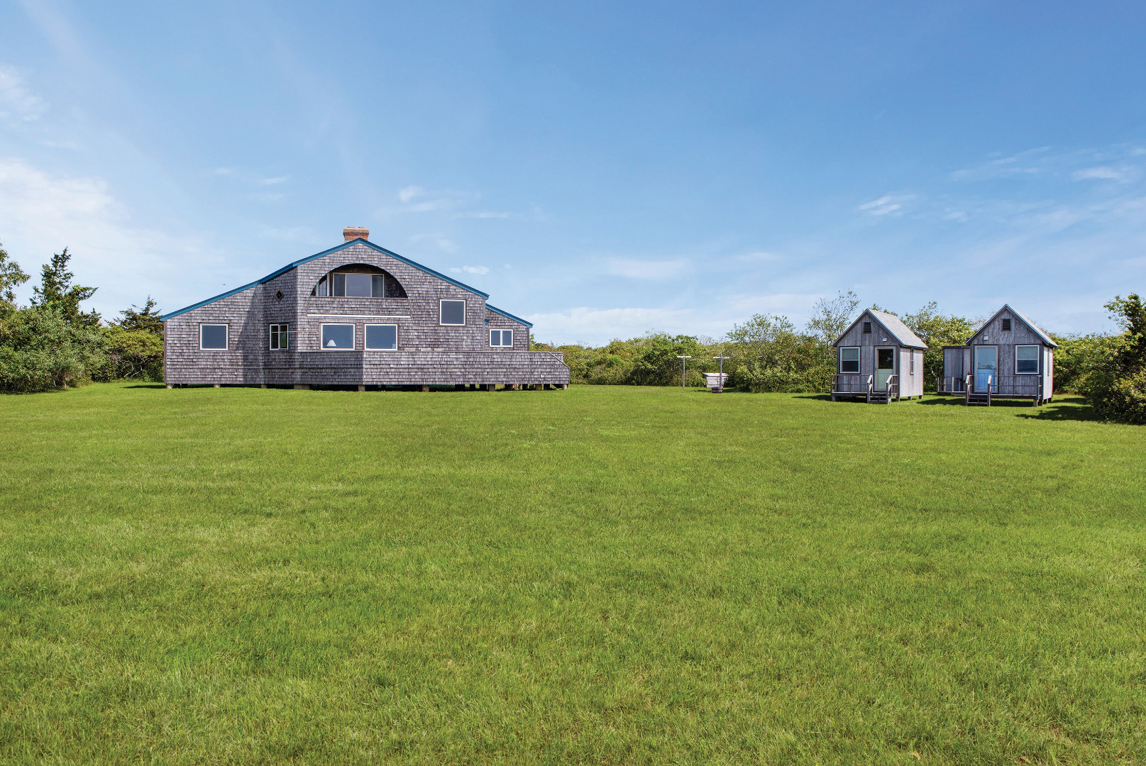 38 Black Point Road Chilmark, MA 02535 - Photo 10 of 38 a house with a yard