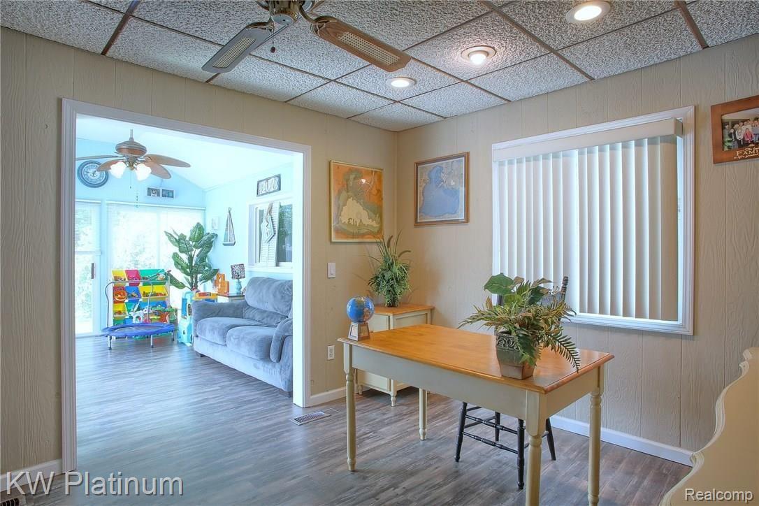 32560 Sutton Road New Baltimore, MI 48047 - Photo 11 of 35 Breakast_Nook.jpg