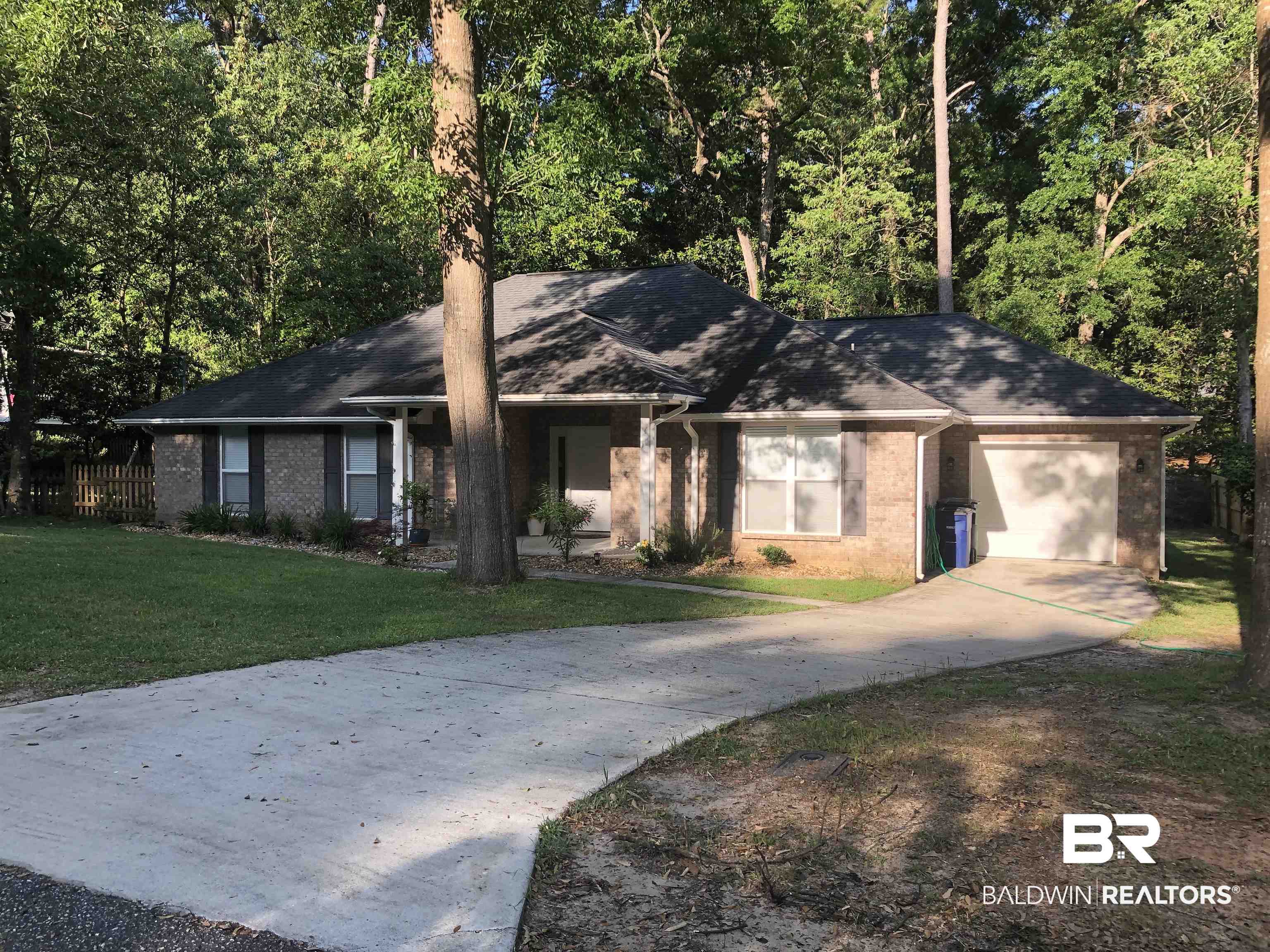 193 Lakeview Loop Daphne, AL 36526 - Photo 2 of 18