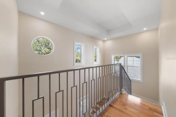 a view of entryway with livingroom