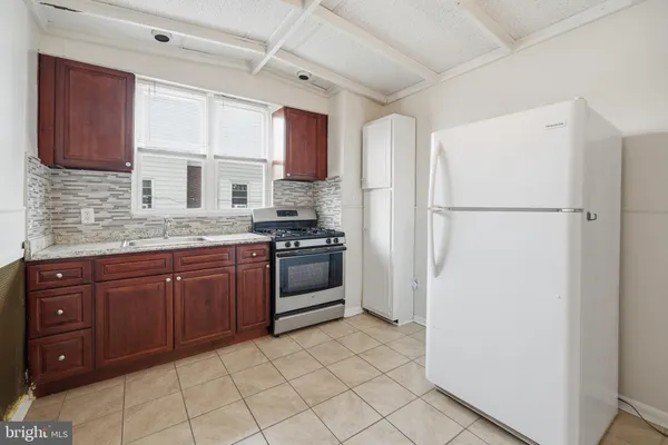 $1,200 | 2413 South 4th Street, Philadelphia, PA 19148