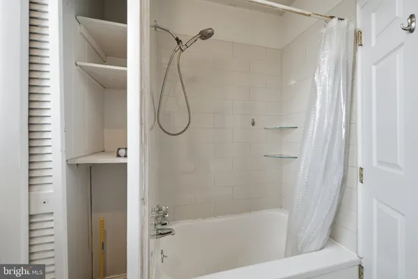 $1,200 | 2413 South 4th Street, Philadelphia, PA 19148