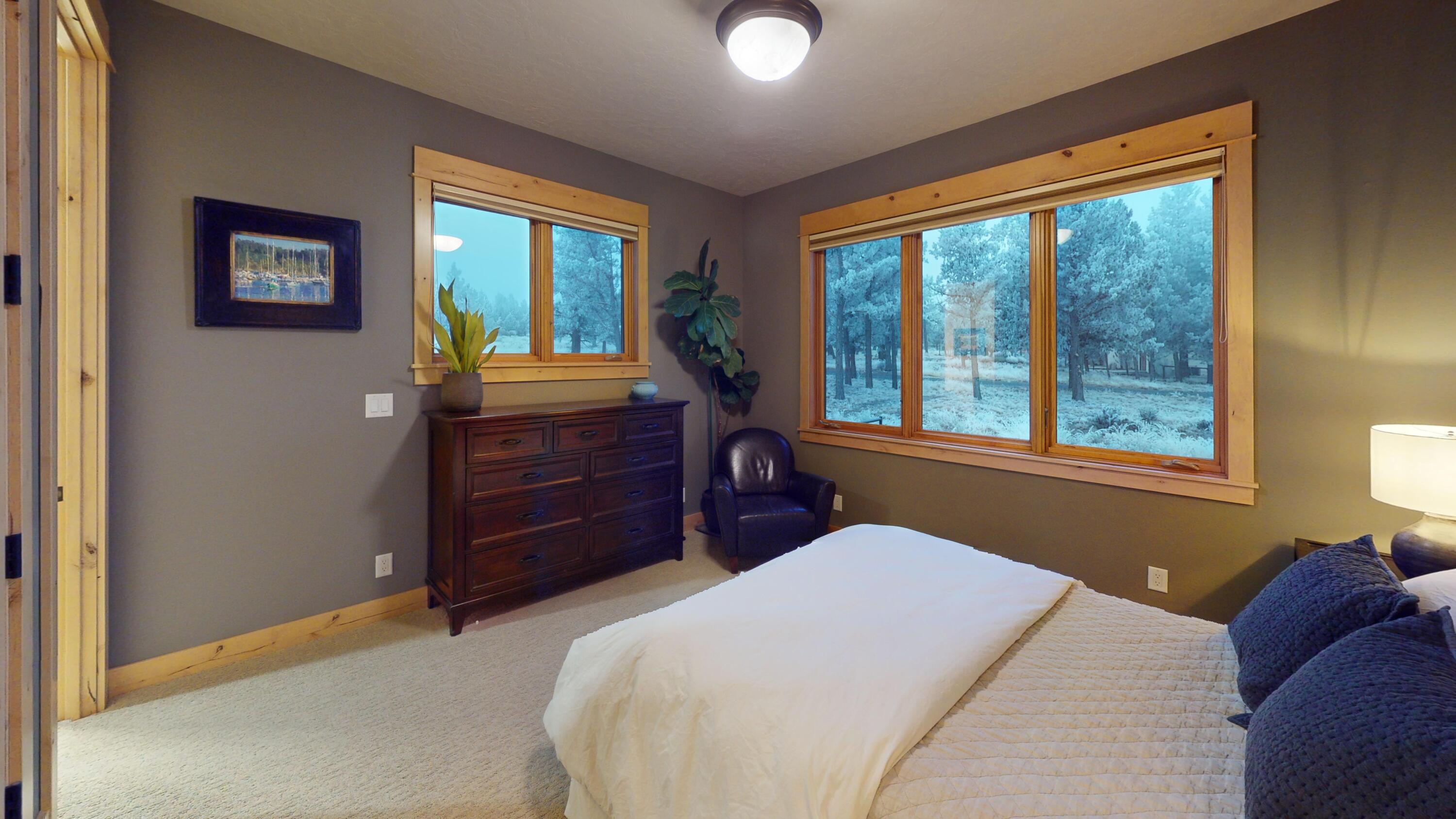 17686 Mountain View Road Sisters, OR 97759 - Photo 31 of 37 Ensuite Bedroom 2