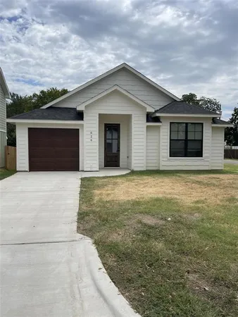 $1,800 | 626 West Florence Street, Denison, TX 75020