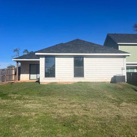 $1,800 | 626 West Florence Street, Denison, TX 75020