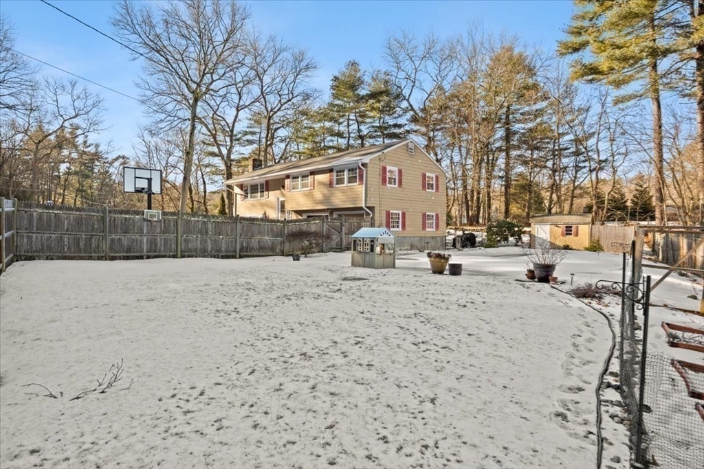 12 Belknap Road Medfield, MA 02052 - Photo 33 of 42