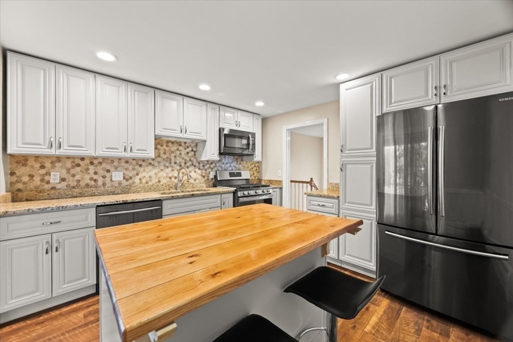 12 Belknap Road Medfield, MA 02052 - Photo 4 of 42