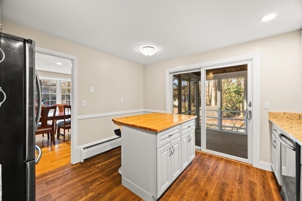 12 Belknap Road Medfield, MA 02052 - Photo 7 of 42