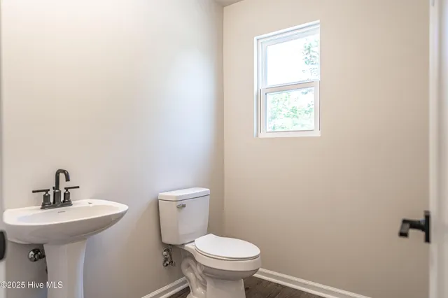 $350,000 | 780 West Illinois Avenue, Southern Pines, NC 28387