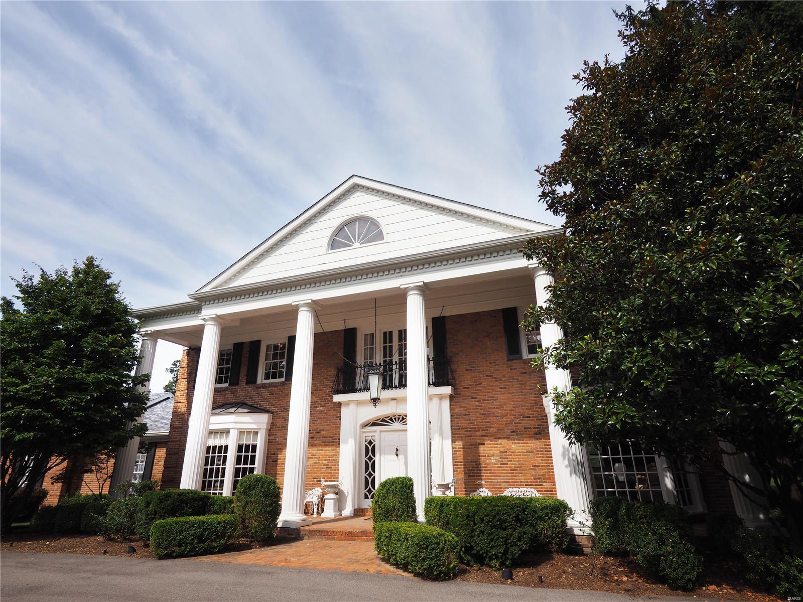 10095 Winding Ridge Road St. Louis, MO 63124 - Photo 1 of 62 Gallery Image 1