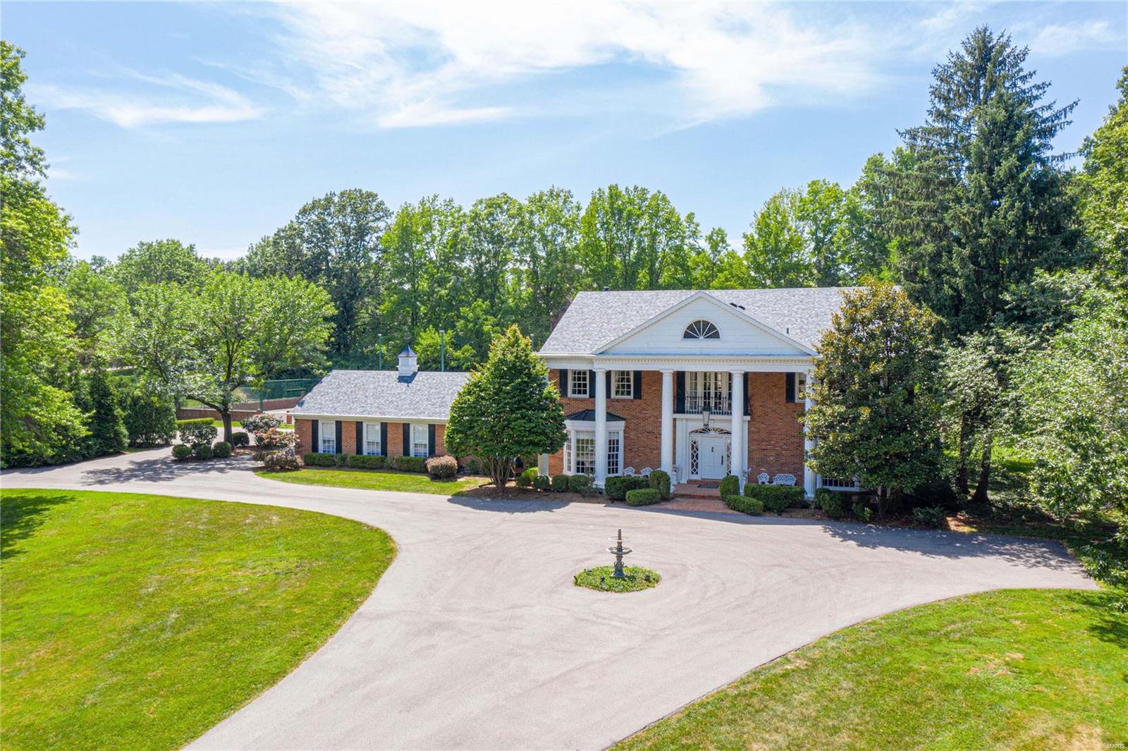 10095 Winding Ridge Road St. Louis, MO 63124 - Photo 2 of 62 Gallery Image 2