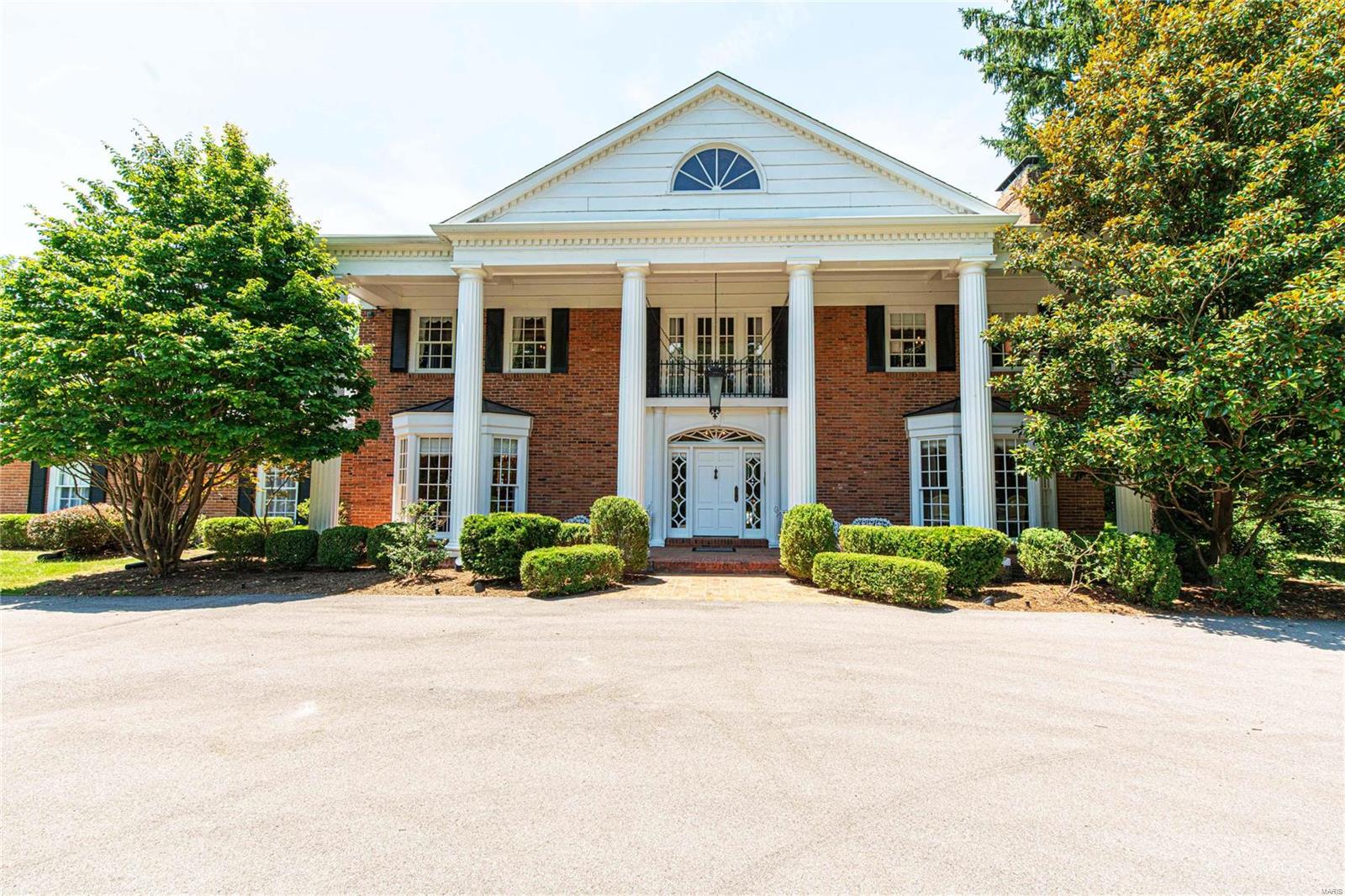 10095 Winding Ridge Road St. Louis, MO 63124 - Photo 3 of 62 Gallery Image 3