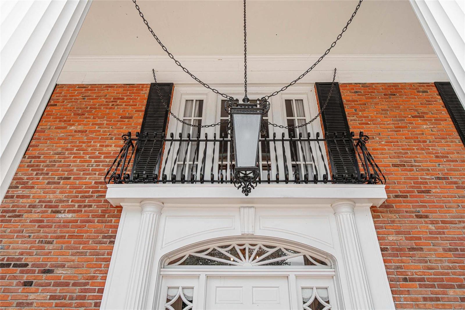 10095 Winding Ridge Road St. Louis, MO 63124 - Photo 4 of 62 Gallery Image 4