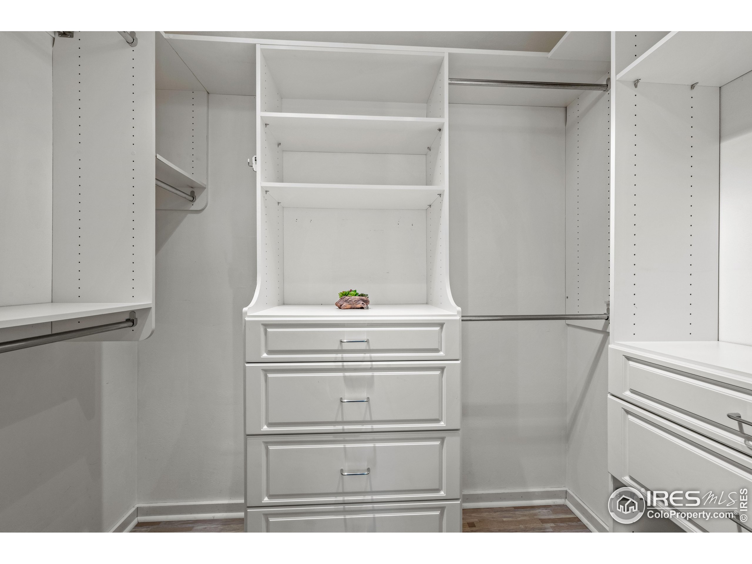 301 Valley Lane Boulder, CO 80302 - Photo 18 of 46 a view of kitchen