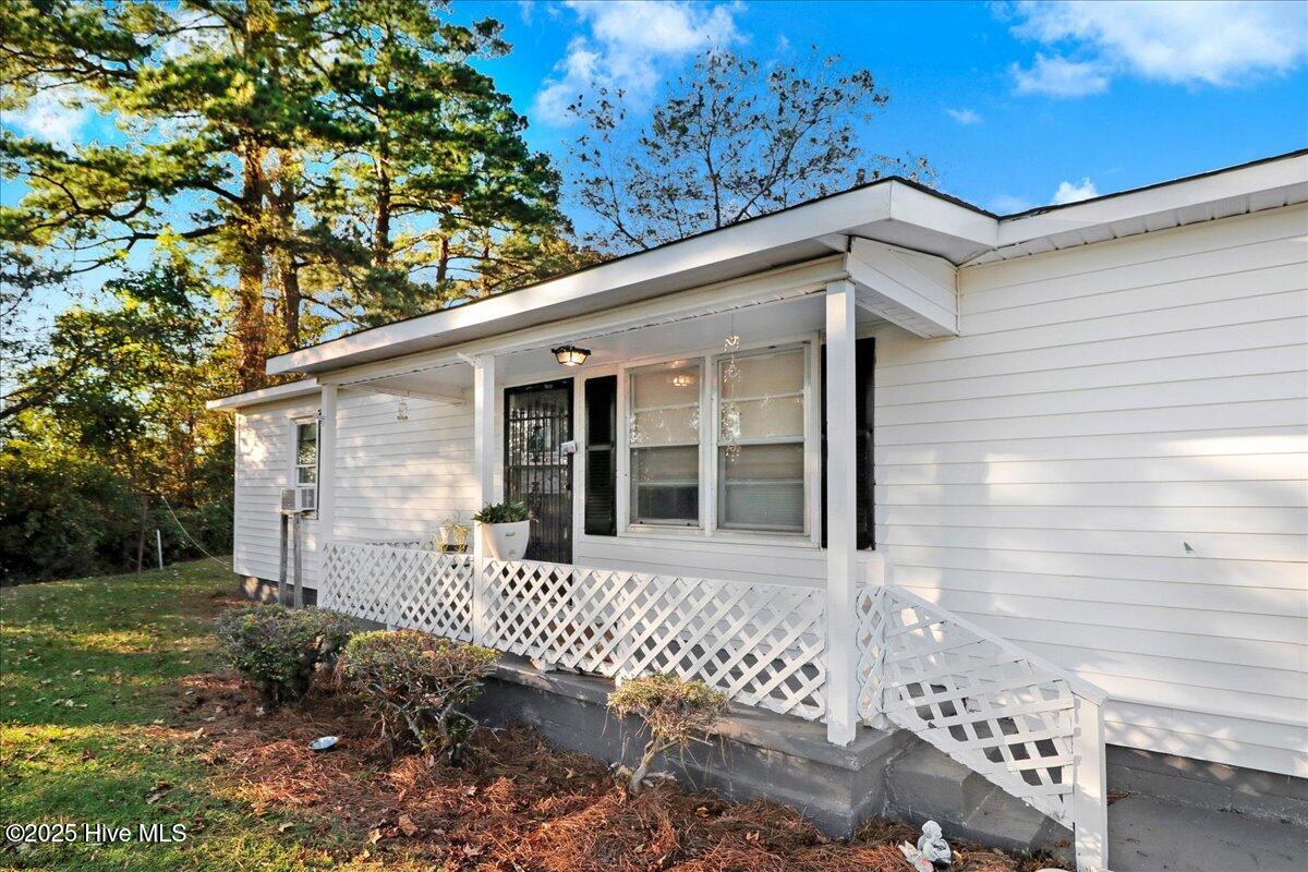 270 Orange Street Kinston, NC 28504 - Photo 8 of 32 08-270 Orange St-8