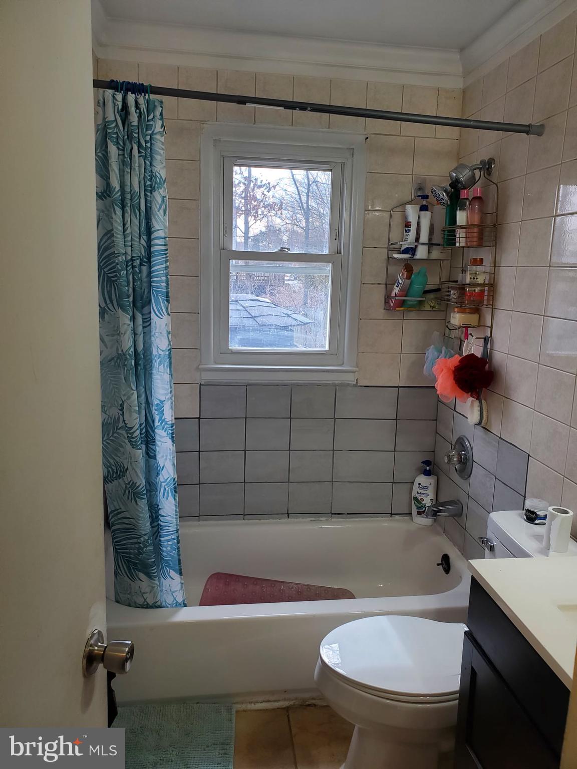 10019 Lomond Drive Manassas, VA 20109 - Photo 28 of 31 a bathroom with a bathtub sink and toilet