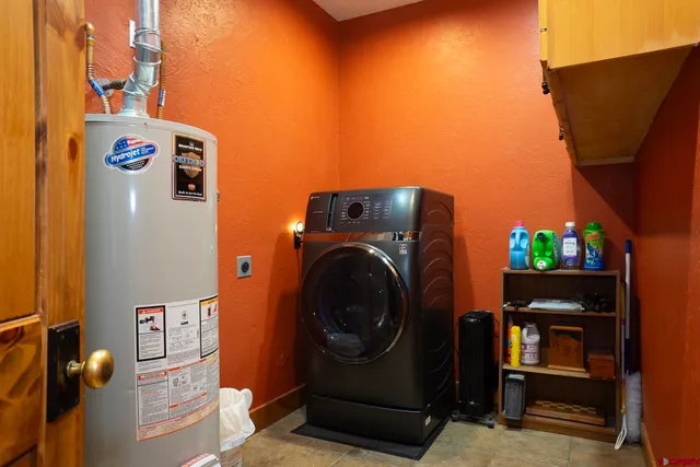 a view of a tree in the middle of a yard