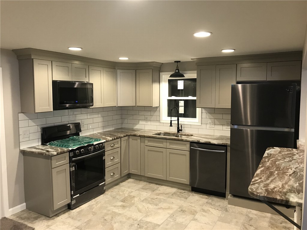 300 Abbott Run Valley Road Cumberland, RI 02864 - Photo 6 of 21
