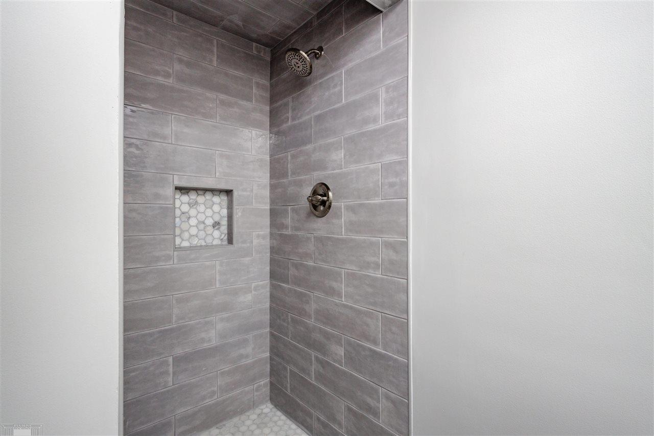 1083 Canterbury Road Grosse Pointe Woods, MI 48236 - Photo 30 of 38