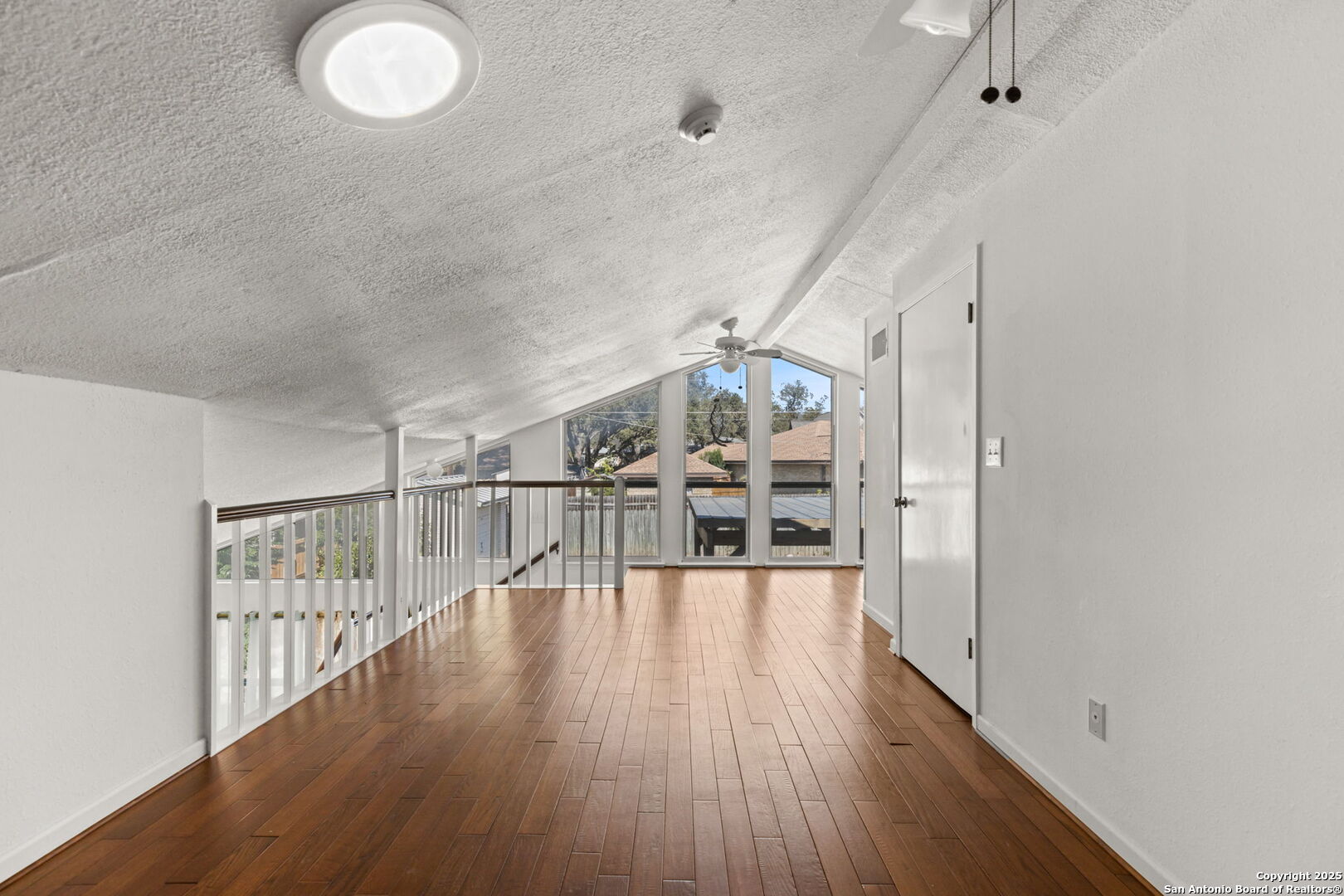 713 Fawndale Lane Windcrest, TX 78239 - Photo 23 of 31 a view of entryway with wooden floor