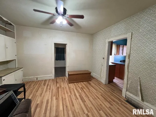 $49,000 | 102 West North 1st Street, Table Grove, IL 61482