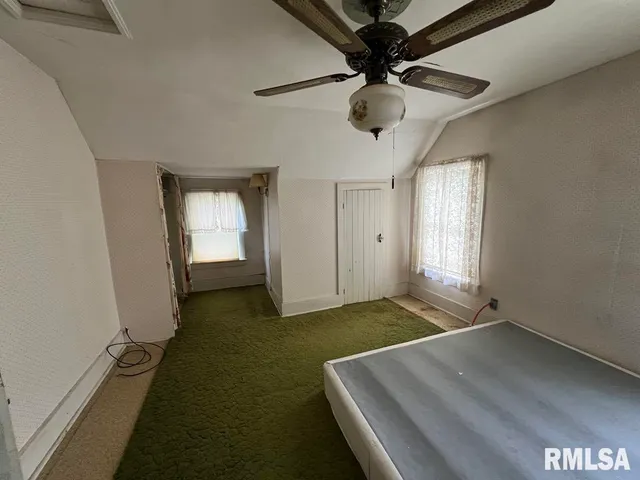 $49,000 | 102 West North 1st Street, Table Grove, IL 61482