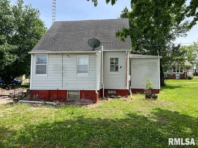 $49,000 | 102 West North 1st Street, Table Grove, IL 61482