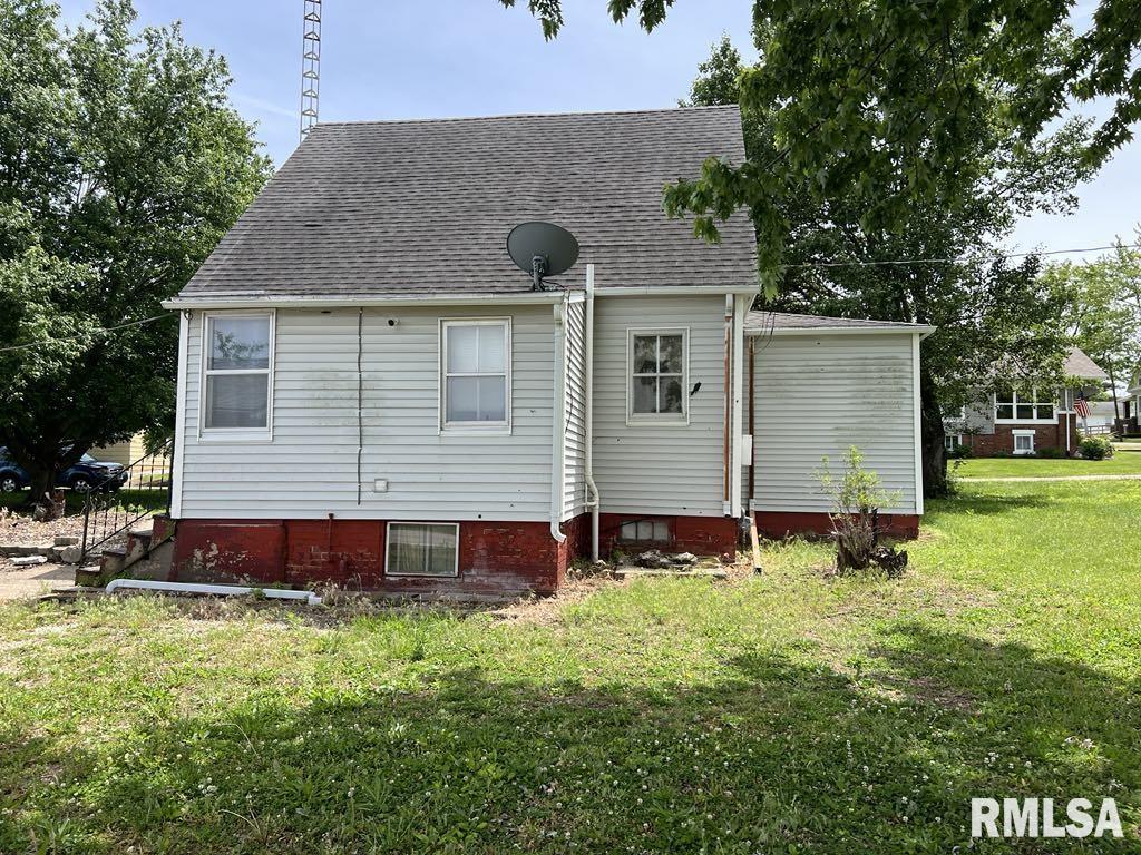 102 West North 1st Street Table Grove, IL 61482 - Photo 3 of 22