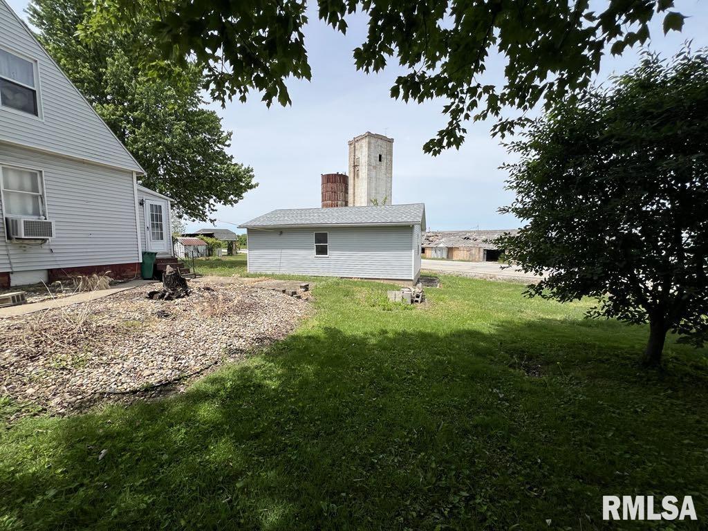 102 West North 1st Street Table Grove, IL 61482 - Photo 4 of 22