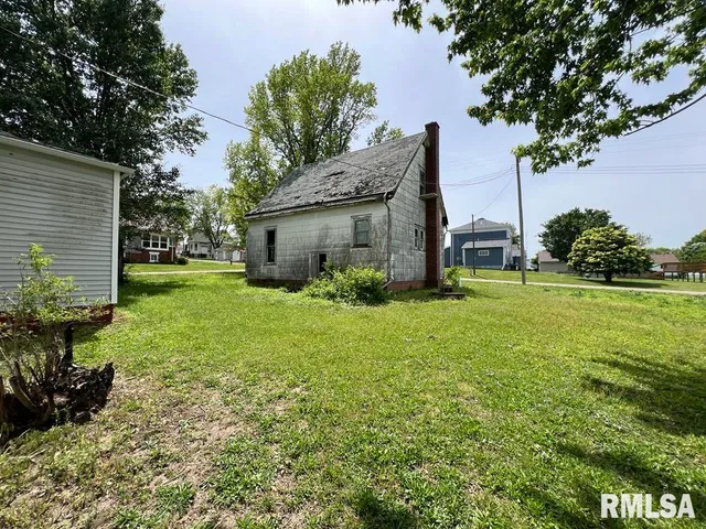 $49,000 | 102 West North 1st Street, Table Grove, IL 61482