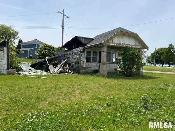 $45,000 | 102 West North 1st Street, Table Grove, IL 61482