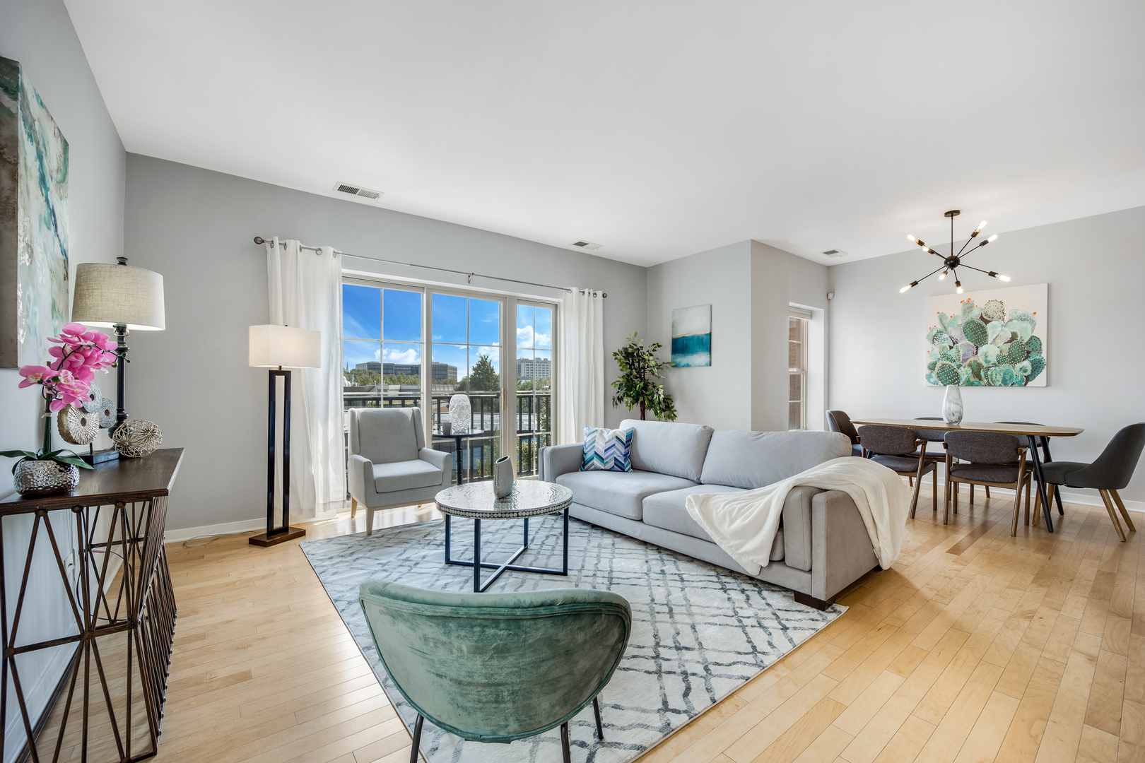 1136 West 13th Street, Unit 301 Chicago, IL 60608 - Photo 3 of 21