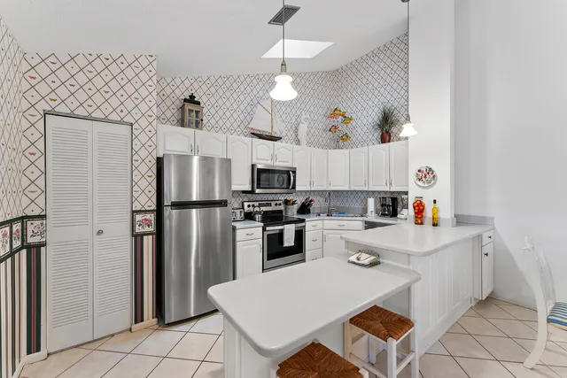 $6,000 | 1801 South Us Highway, Unit 9D, Jupiter, FL 33477