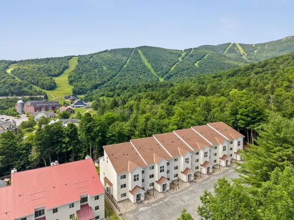 $550,000 | 251 Mountainside Drive, Unit 72, Warren, VT 05674