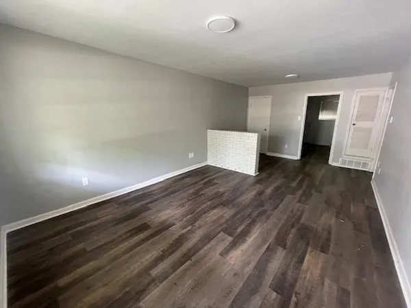 $925 | 3019 Carnes Avenue, Memphis, TN 38111