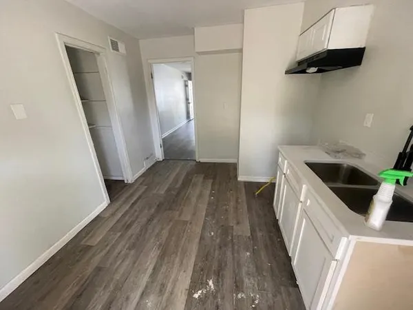 $925 | 3019 Carnes Avenue, Memphis, TN 38111