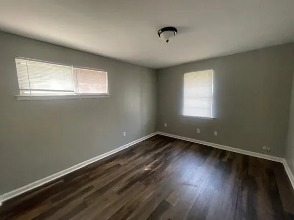 $925 | 3019 Carnes Avenue, Memphis, TN 38111