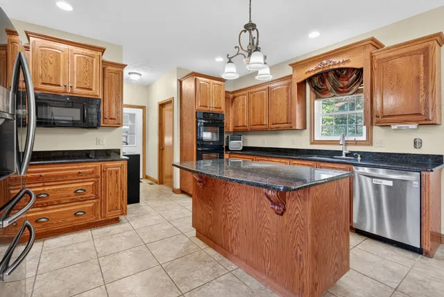 $649,000 | 2614 Rice Humphrey Road, Puryear, TN 38251