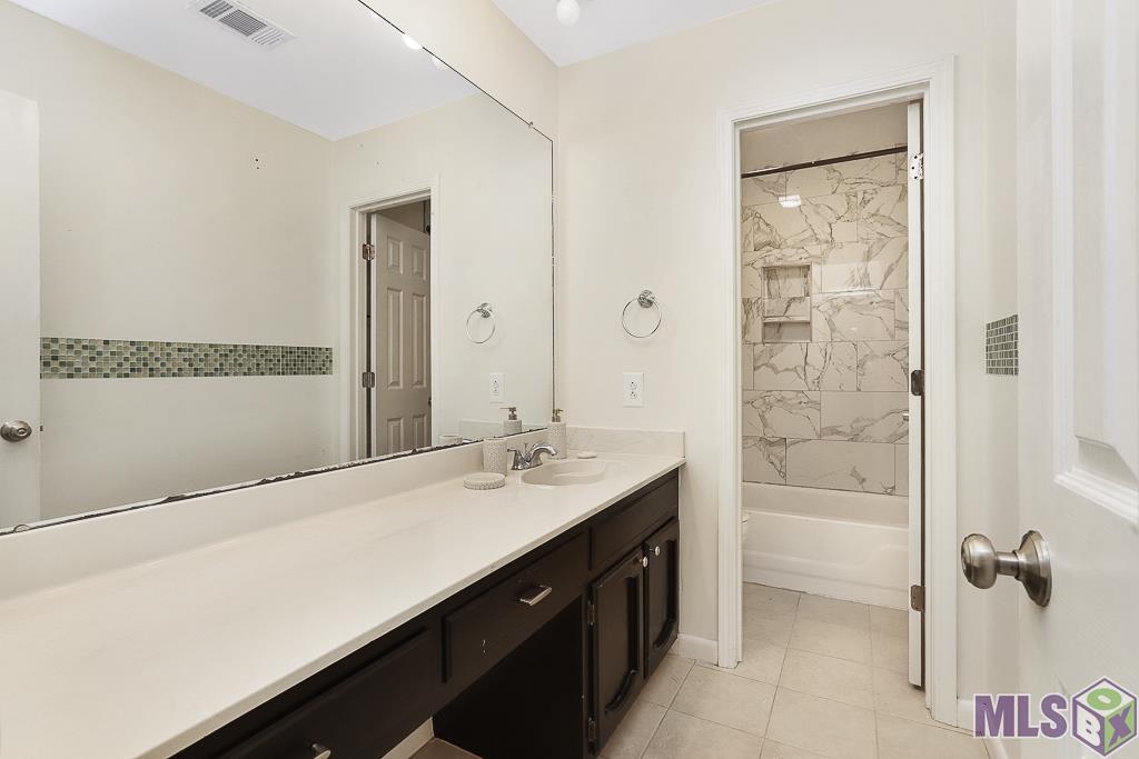 12417 Coursey Boulevard Baton Rouge, LA 70816 - Photo 13 of 22