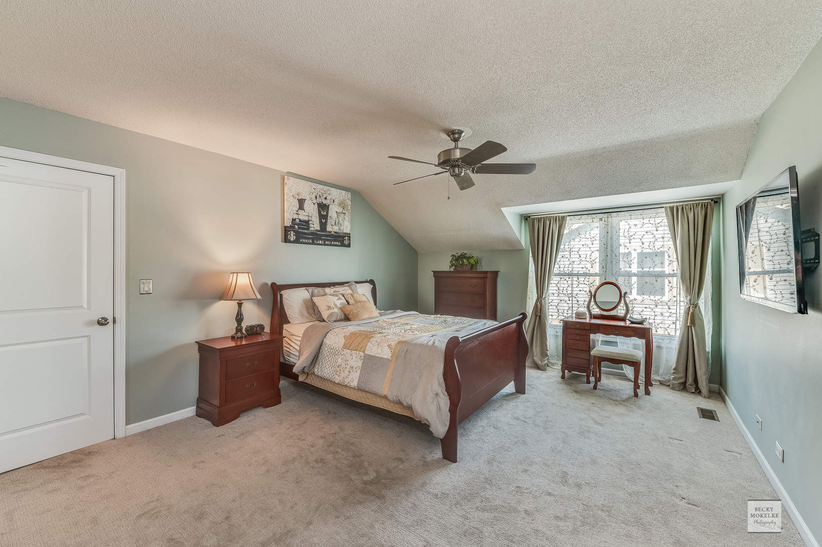 484 Village Green Road Naperville, IL 60540 - Photo 10 of 21