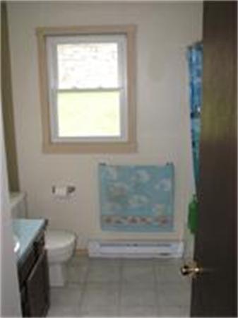 28 R Boston Avenue Worcester, MA 01604 - Photo 6 of 6 Gallery Image 6