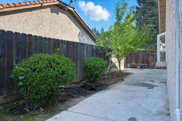 $460,000 | 332 Magnolia Avenue, Clovis, CA 93611