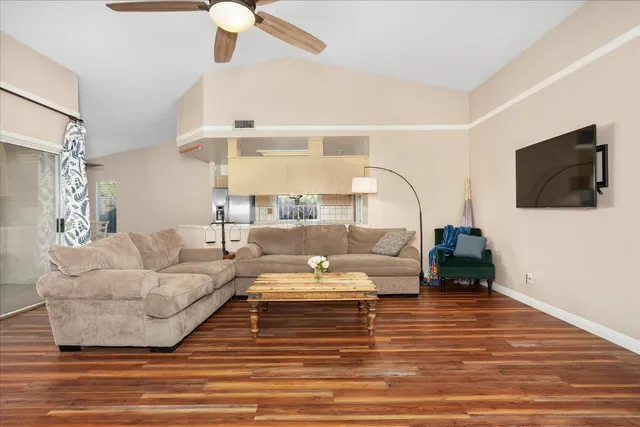 $460,000 | 332 Magnolia Avenue, Clovis, CA 93611